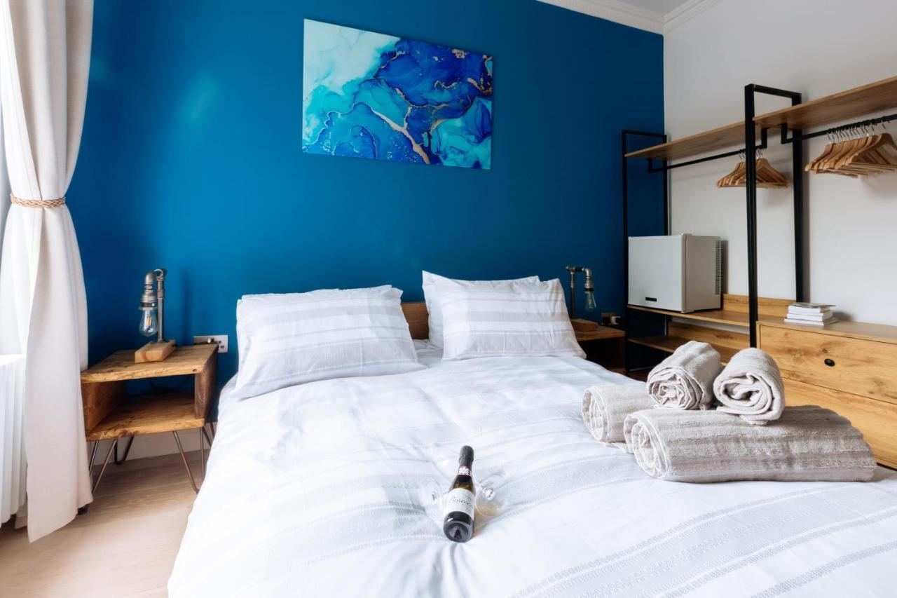 Luxury And Bright Bedrooms In Queens Park London Exterior photo